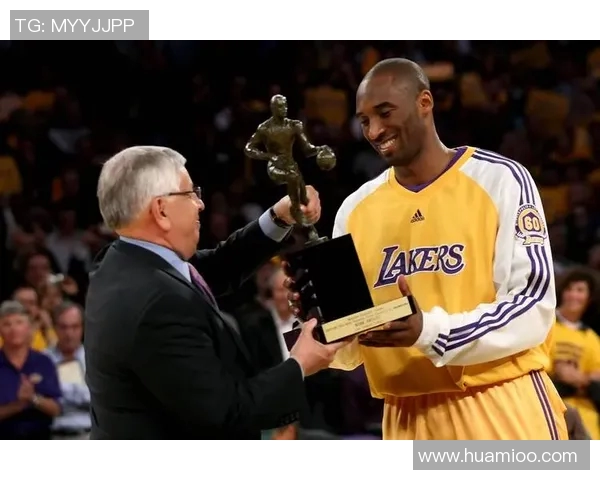 科比与詹姆斯的巅峰对决回顾2008年NBA全明星赛的传奇瞬间 科比与詹姆斯的巅峰对决回顾2008年NBA全明星赛的传奇瞬间